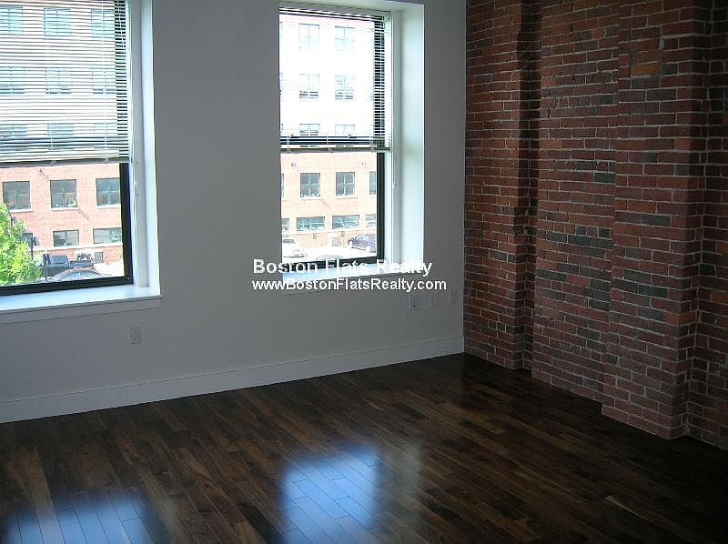 2nd image of 530 Harrison Ave #2