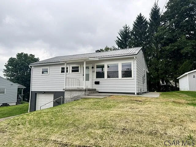 102 Elsie Dr — Photo 2