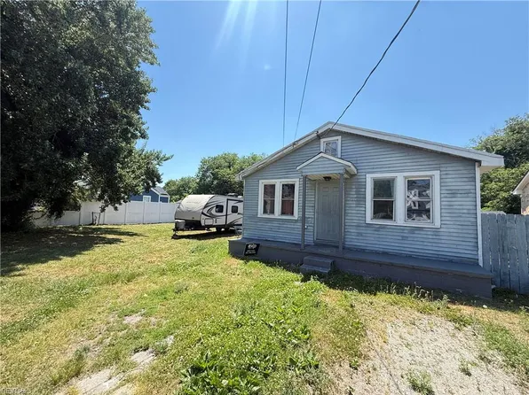 7417 Evelyn T Butts Ave, Norfolk, VA 23513
