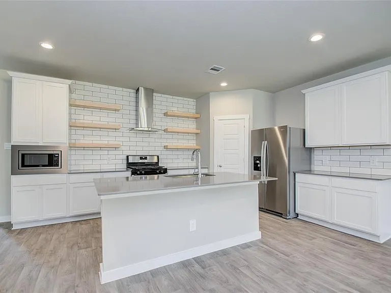 2918 Stamford Hill Ln — Photo 2