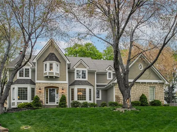 604 NE Silverleaf Pl, Lees Summit, MO 64064