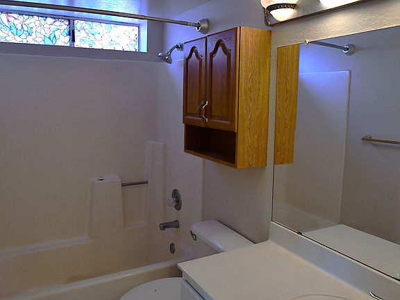 5th image of 225 N Pomeroy #9-1