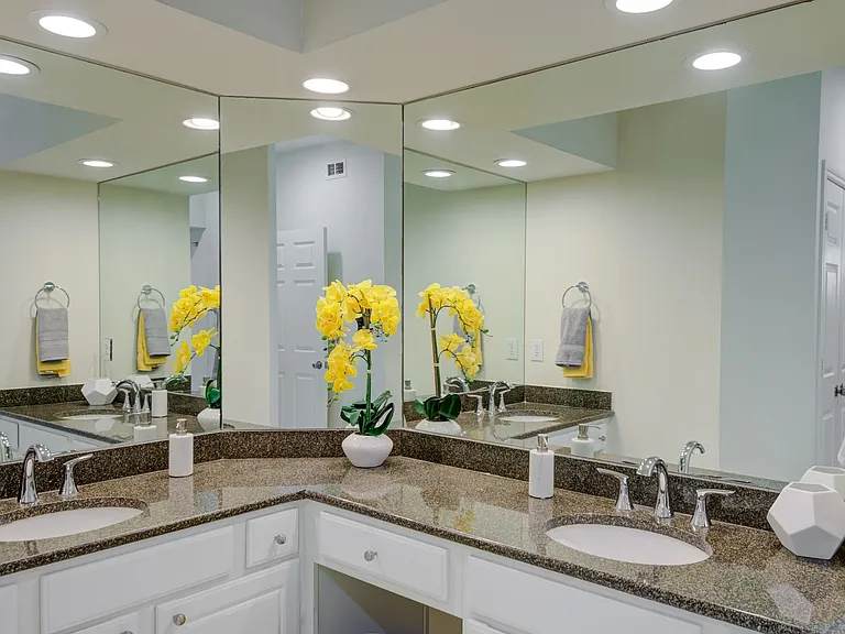 Renaissance at Preston Hollow — Photo 27