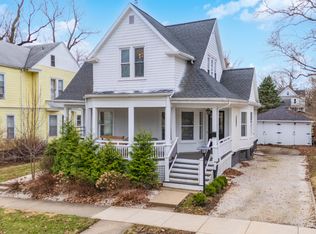 1211 E Jefferson St, Bloomington, IL 61701