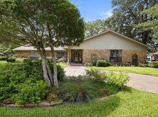 203 Spring Lake Dr, Mineola, TX 75773