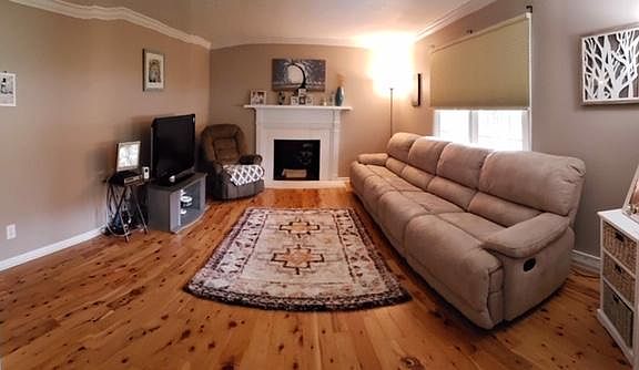 4th image of 132 Amhurst Ln