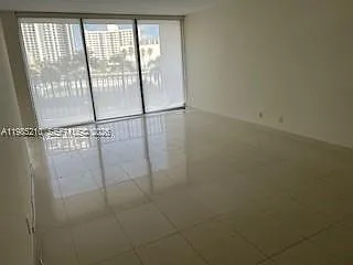 400 Leslie Dr #308 — Photo 12