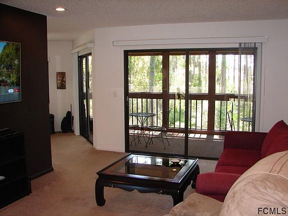 2nd image of 4 Hembury Ln #4