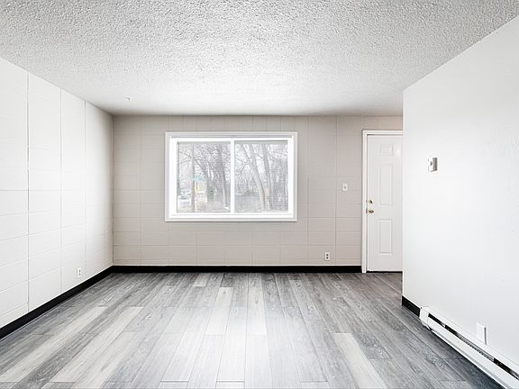 4th image of 2001 E Linden St #3