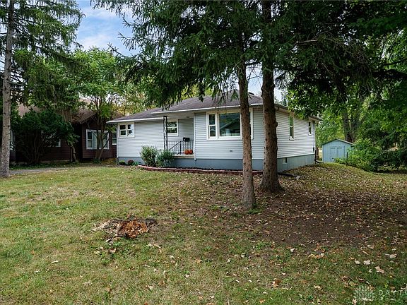 3rd image of 1732 Aero Ave