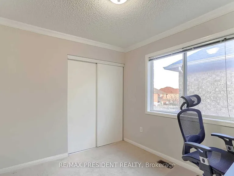 55 Eastway St — Photo 10