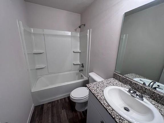 3rd image of 544 Citrus St
