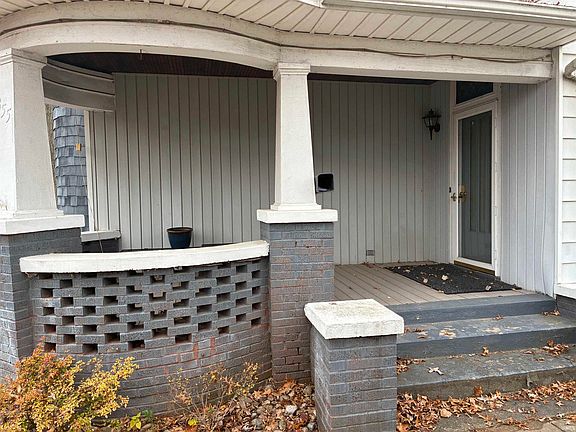 3rd image of 355 W Walnut St