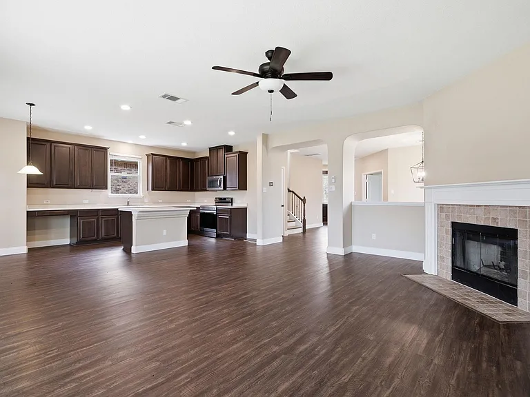 2950 E Old Settlers Blvd #29 — Photo 4