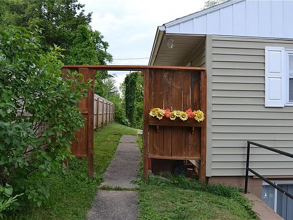 3rd image of 1321 Cisler Dr