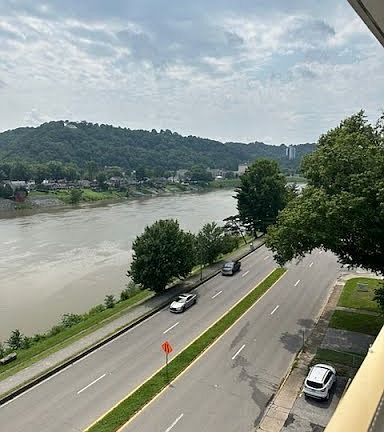 4th image of 2106 Kanawha Blvd E APT 710