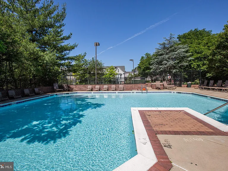 7500 Woodmont Ave #S1203 — Photo 11