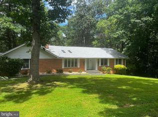 123 Country Club Dr, Stanardsville, VA 22973