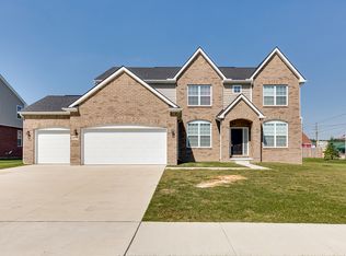 1977 Hazel Nut Ln, Troy, MI 48085