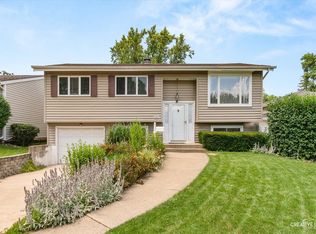 1301 Coolidge Ave, Wheaton, IL 60189