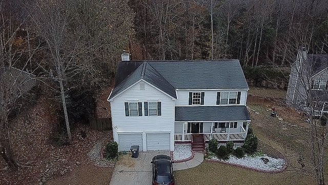 1st image of 405 Crested View Dr