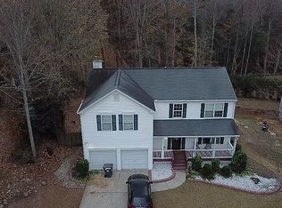 405 Crested View Dr, Loganville, GA 30052
