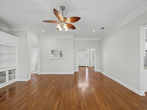4th image of 3807 Chris Cir