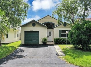 22355 SW 100th Ave, Cutler Bay, FL 33190