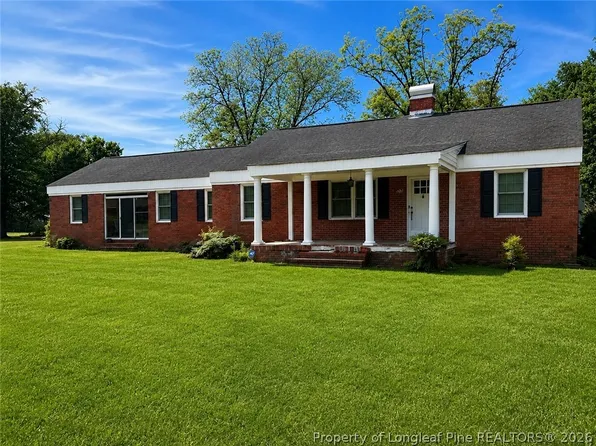 902 Park Ave, Fairmont, NC 28340