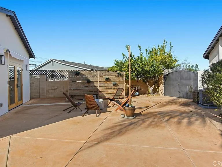 6443 Gross Ave — Photo 26