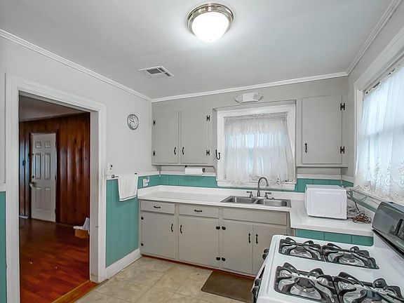 4th image of 1200 Moisant St
