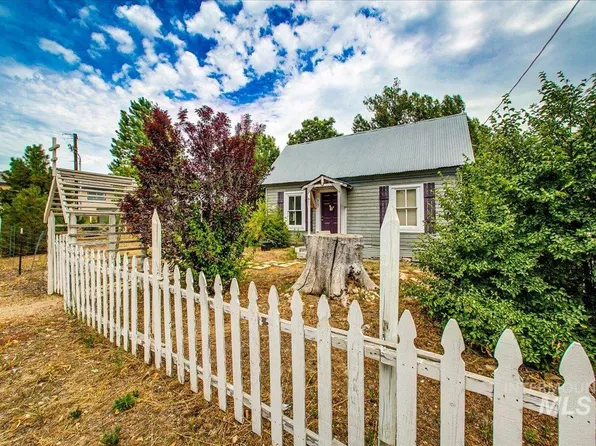 612 Montgomery St, Idaho City, ID 83631