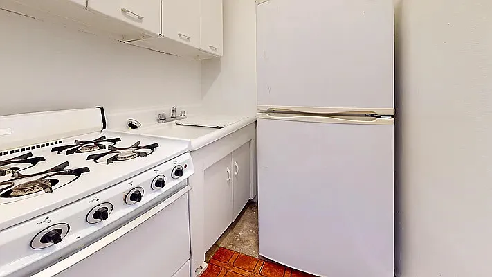 Rented by Bond New York | media 4