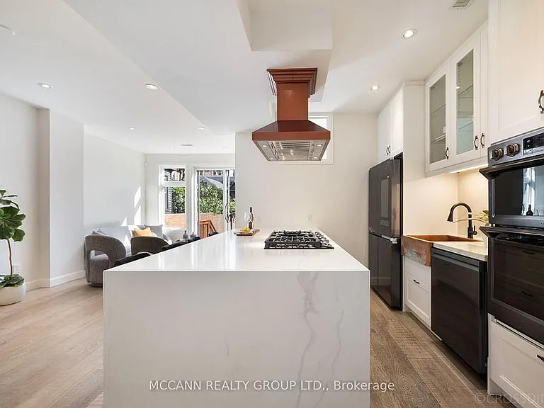 217 Pearson Ave — Photo 6