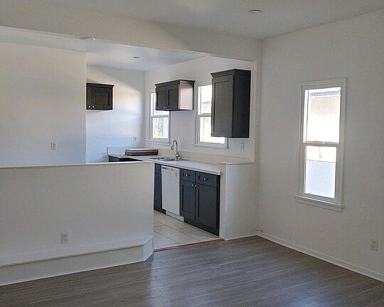 4th image of 1941 S Bedford St #1