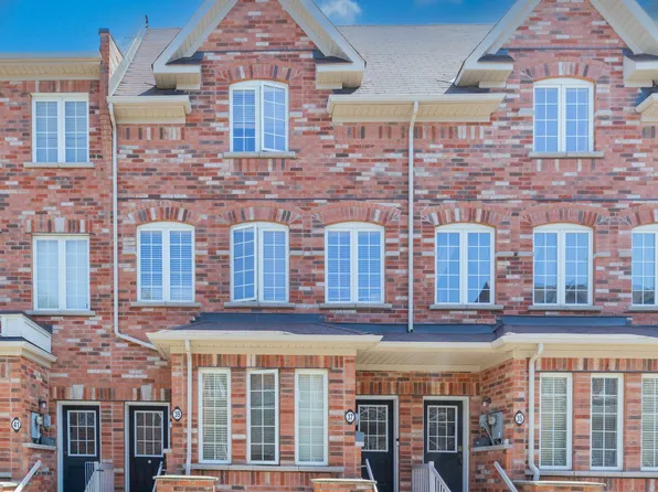 37 Carnahan Ter, Toronto, ON M4E 0B1