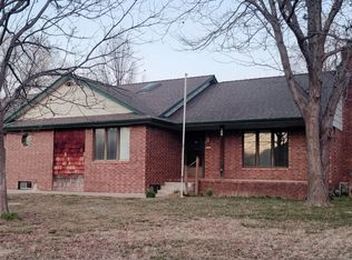 208 N Parkridge St, Wichita, KS 67212