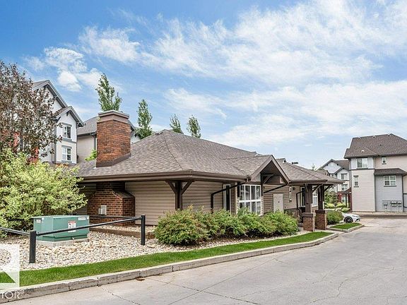 2nd image of 667 Watt Blvd SW #401