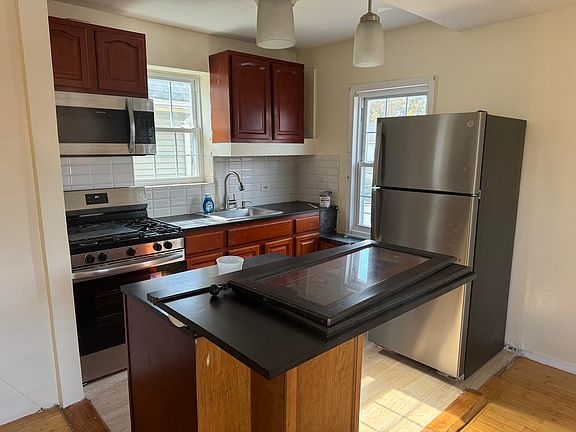 2nd image of 104 Avenue 211 Pl Floor 2