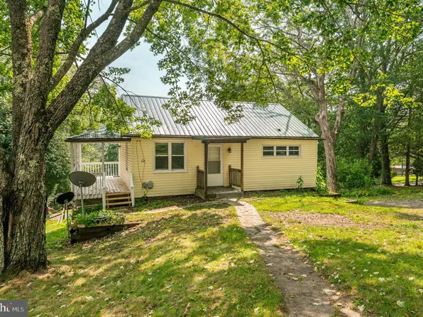 110 W Pennington St, Oakland, MD 21550