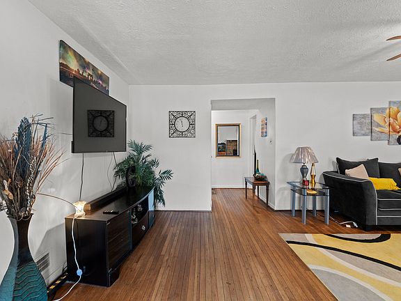 4th image of 3403 N Temple Ave