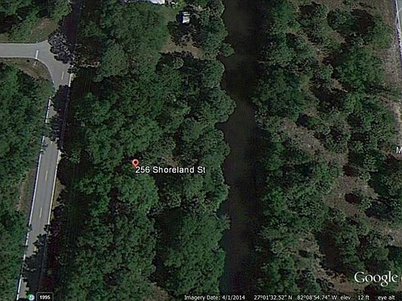 4th image of 256 Shoreland St