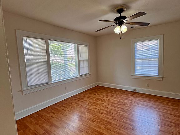 3rd image of 206 E 12th St