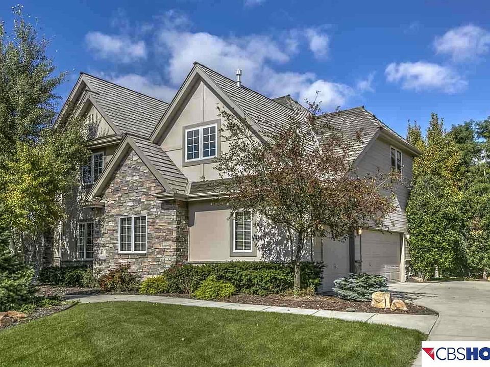 1st image of 3122 N 158th Plaza Cir