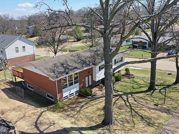 3rd image of 9122 Hatton Dr