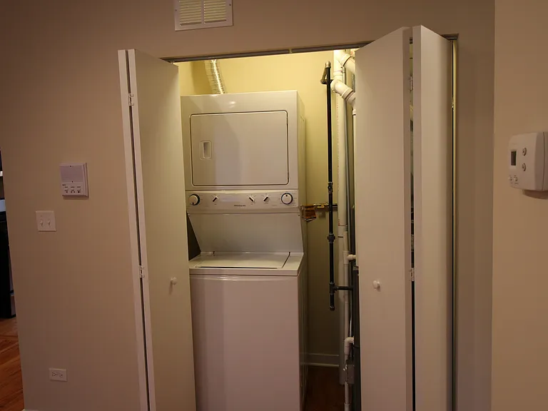 6973 N Greenview Ave #2 — Photo 12