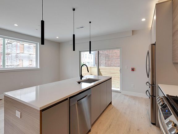 5th image of 1601 S 22nd St APT 1