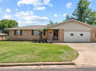 912 E Kee St, Weatherford, OK 73096