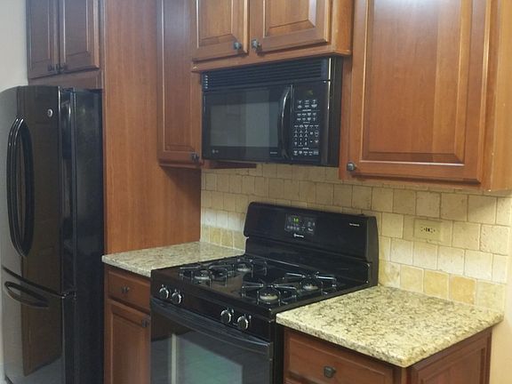 3rd image of 210 S Hammes Ave