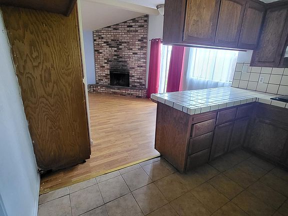 4th image of 8283 Holly Jill Way